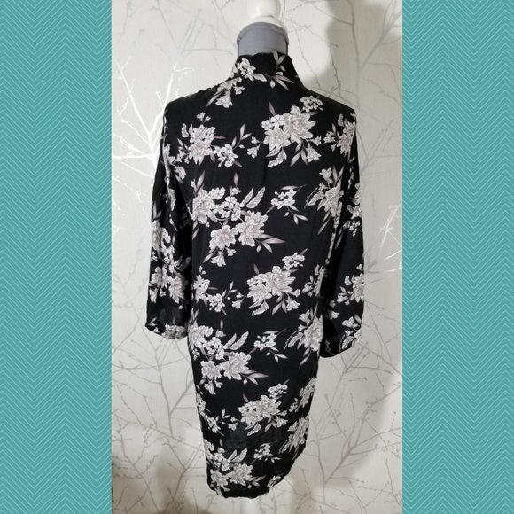 Spiritual Gangster Black Floral Print Maya Kimono - Picture 4 of 5